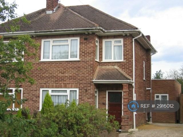 6 bedroom house in Lynwood Avenue, Egham, TW20 (6 bed) (#2916012)