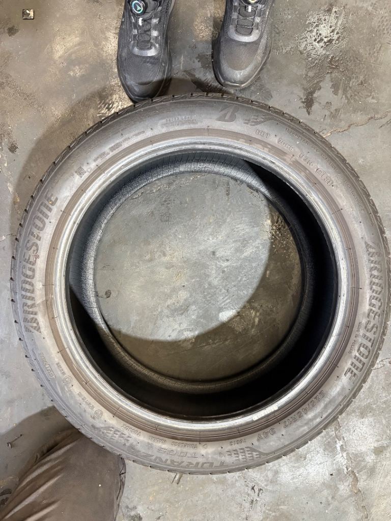 225/45/17 94Y Part Worn Bridgestone Tyre