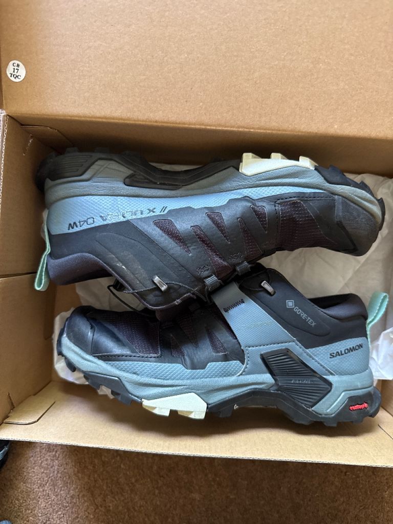 Women’s Salomon x ultra 04W trail running shoes