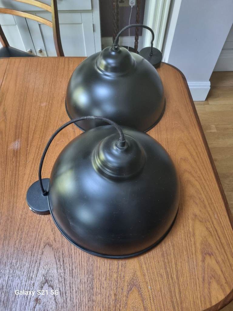 2 x Pendant lights 