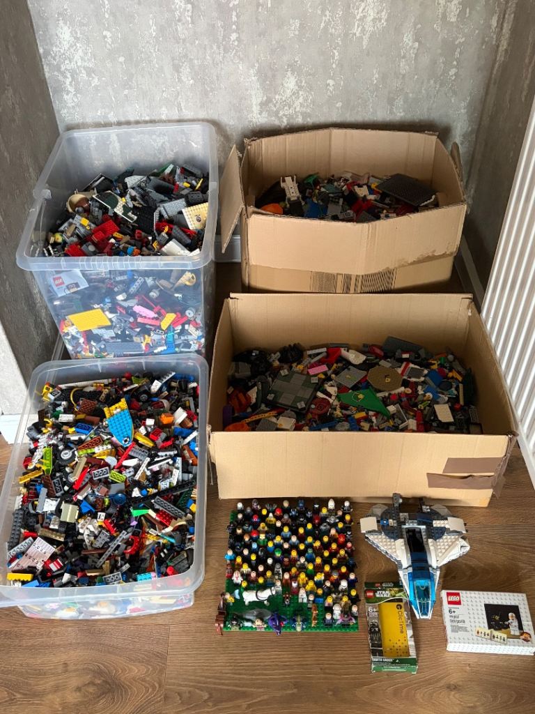 Massive Vintage Lego collection 45KG  with loads of figures, star wars , DC , Marvel + more 