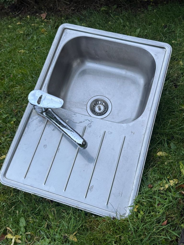 Kitchen Sink with Tap – Great Condition