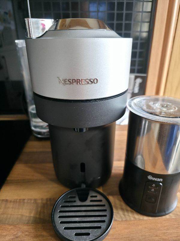 Nespresso Vertuo Pop Plus Coffee Machine - Black, Good Condition + Milk Frother