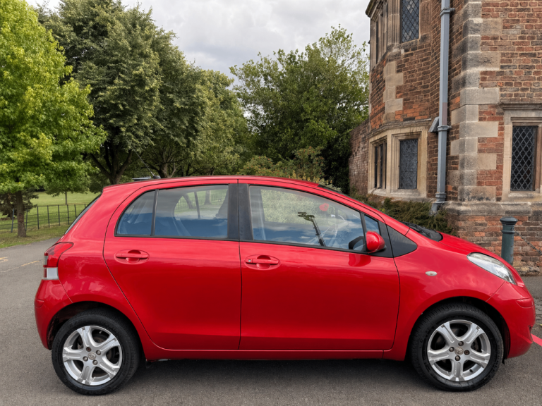  TOYOTA YARIS TR 1.3 10 REG 2010 PETROL MANUAL 98K FSH £35 TAX PER YEAR 