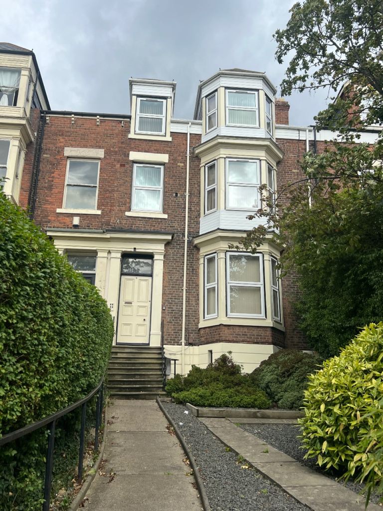 Fully Furnished Bedsit Close to City Centre - Now Let