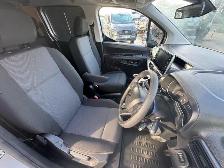 2023 Citroen Berlingo HDi 100ps 850 Enterprise XL Edition 5 Seat Kombi Crew Cab L2 LWB Crew Euro ...