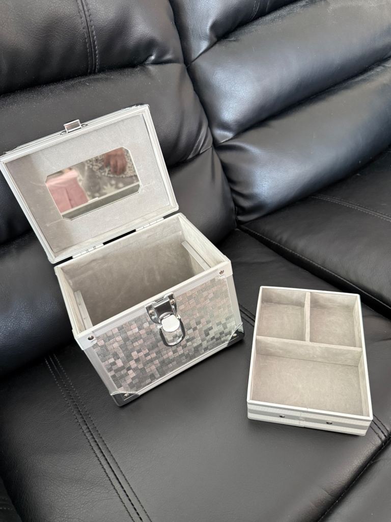 Jewellery/Make-Up box