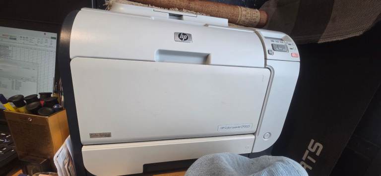 HP Color LaserJet CP2025