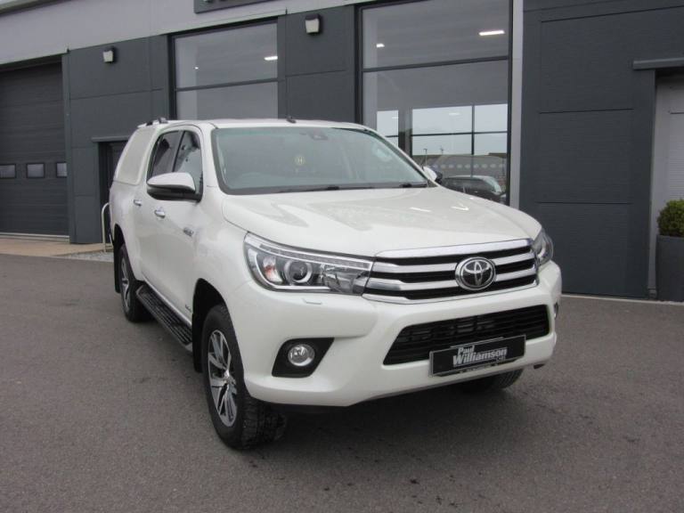 2019 Toyota Hilux 2.4 D-4D Invincible Pickup Double Cab 4dr Diesel Manual 4WD Euro 6 (s/s) (T PIC...