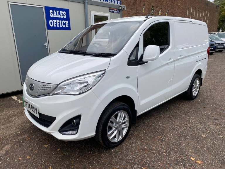 2024 74 Rev BYD ETP3 EV 100kW 45kWh Auto Air Conditioning Plus VAT