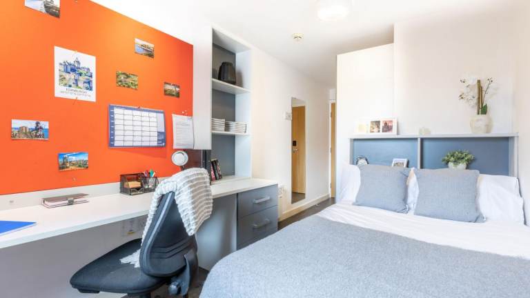 Student Ensuite Room Takeover – Beaverbank Place Edinburgh – £170pw