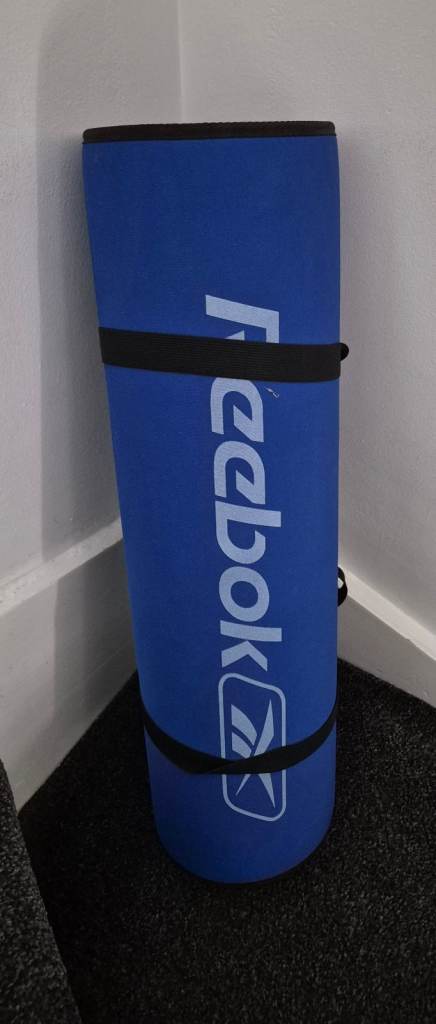 Reebok yoga mat - like new