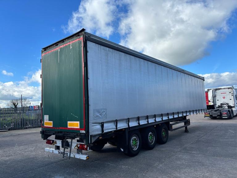 Curtainsider trailer 4.2 high Schmitz Tested Oct 2010 Curtainsider trailer 
