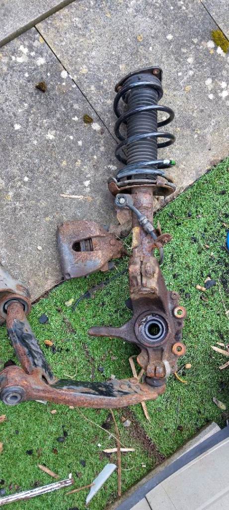 Ford focus left hand side suspension arm 