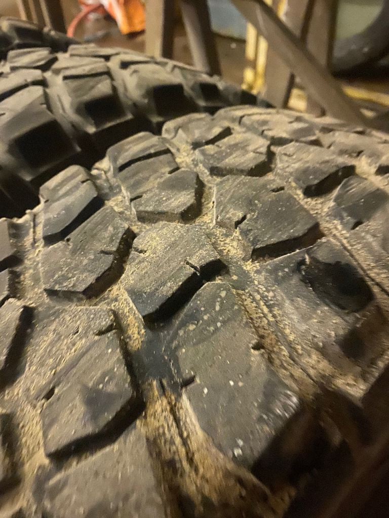 Land Rover alloy wheels and tyres