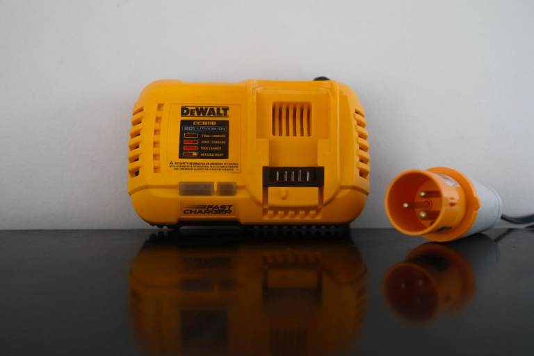 dewalt fast charger 110v original 