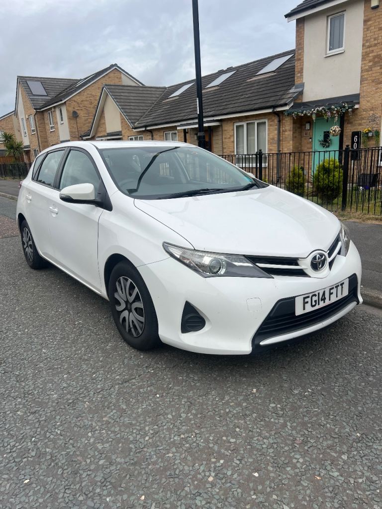 Toyota, AURIS Diesel- only 2 owners- full service history 