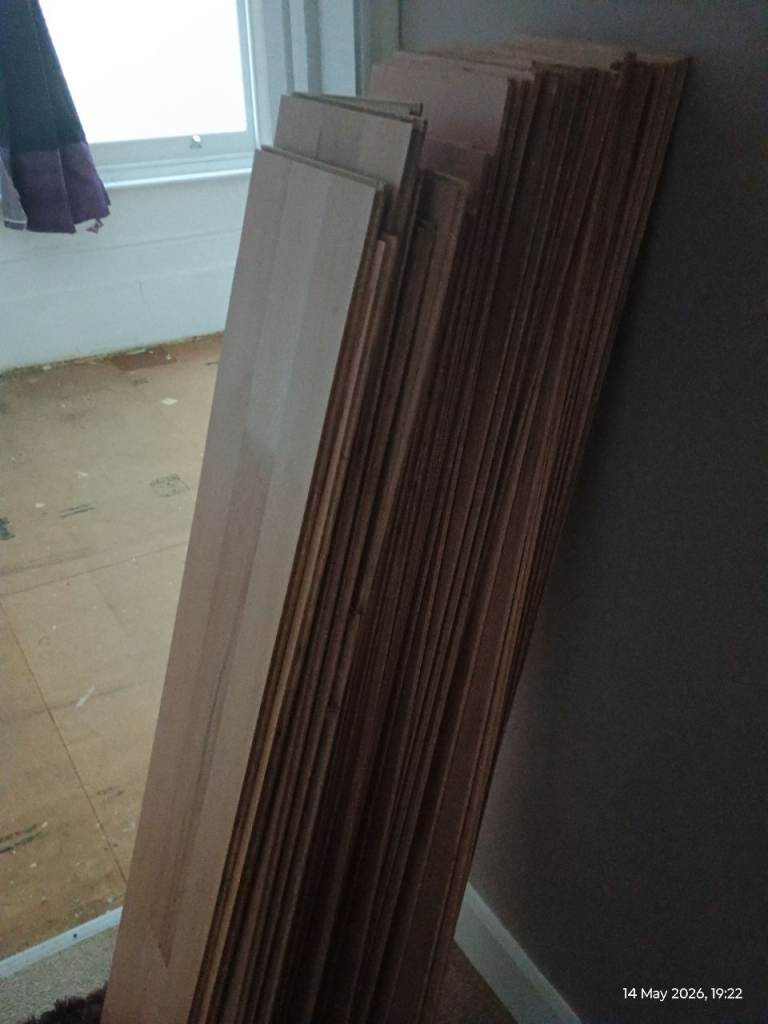 Free laminate flooring panels