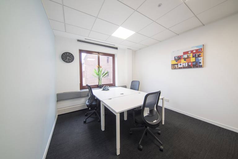Bristol - BS1 4DJ \ Day Office - Private Office When You Need It