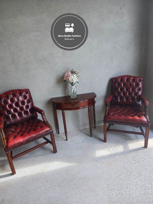 Beautiful Half-Moon Hall Table With Drawer On Pin Legs