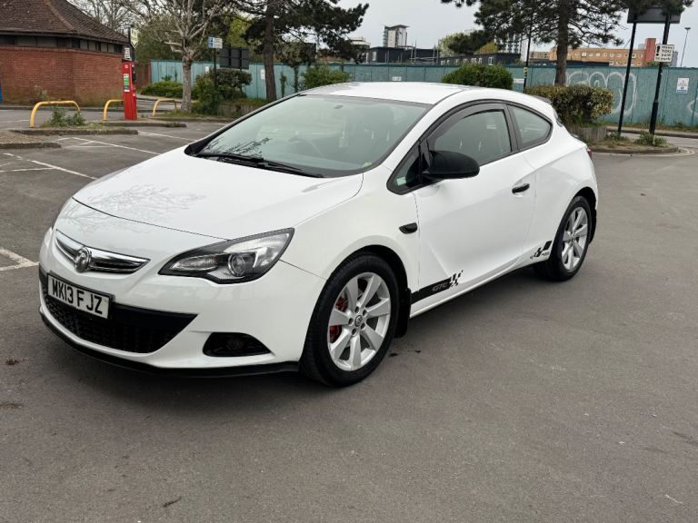     Well-Maintained 2-Door | MOT Just Passed | Great Condition