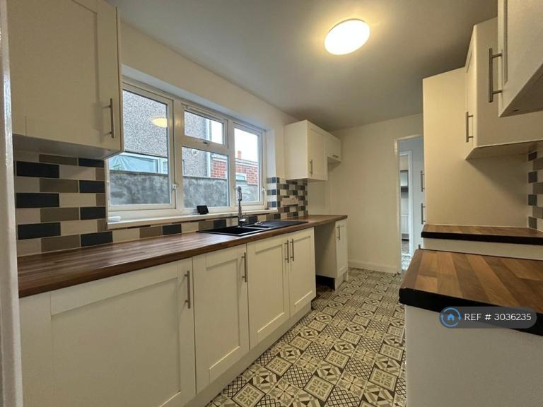 3 bedroom house in Stanley Street, Grimsby, DN32 (3 bed) (#3036235)