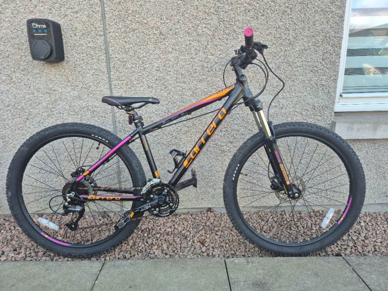 Girls Carerra bike