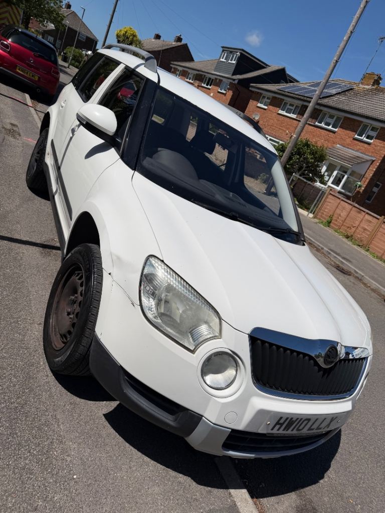 Skoda, YETI, 2010, 1.2L petrol ⛽️- large family car or van with seats out