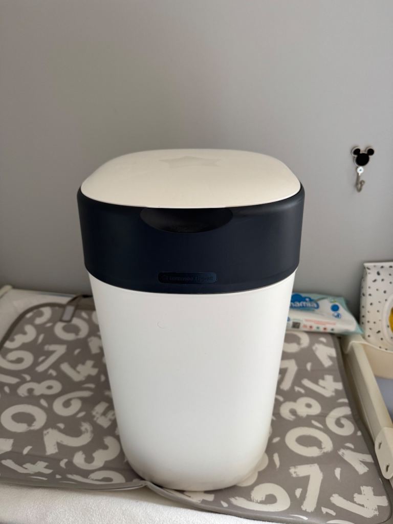 Tommee Tippee Sangenic Nappy Bin - White & Dark Blue