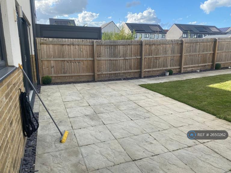 4 bedroom house in Wentworth Drive, Weldon, NN17 (4 bed) (#2650262)