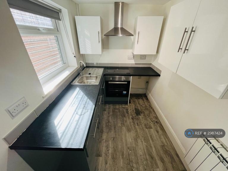 2 bedroom house in Bond St, Leigh, WN7 (2 bed) (#2987424)