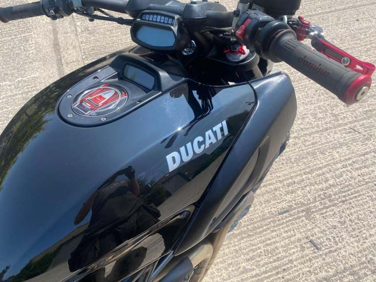 2011 11 DUCATI DIAVEL 1198 BLACK PERFORMANCE CRUISER NEW MOT 10k MILES MINT