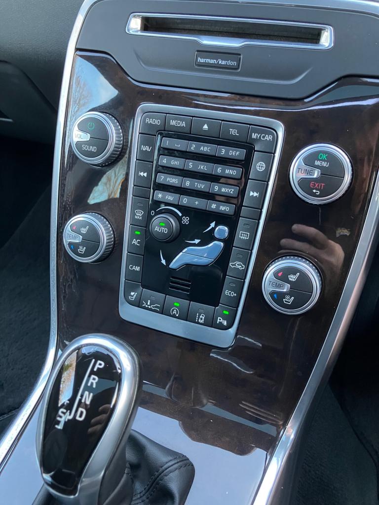 2016 VOLVO V70 2.0 T5 SE LUX Inscription 245bhp Automatic Estate