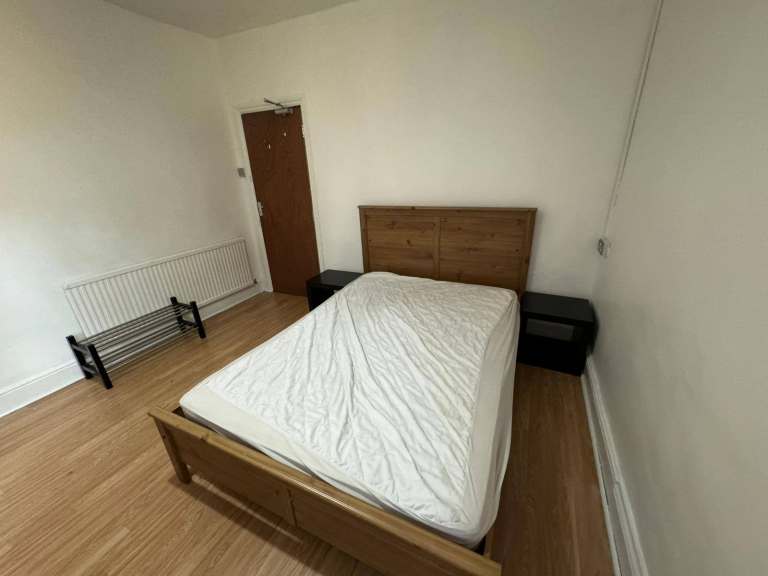 Spacious & Cosy Double Room For Rent AT CF10 3EP