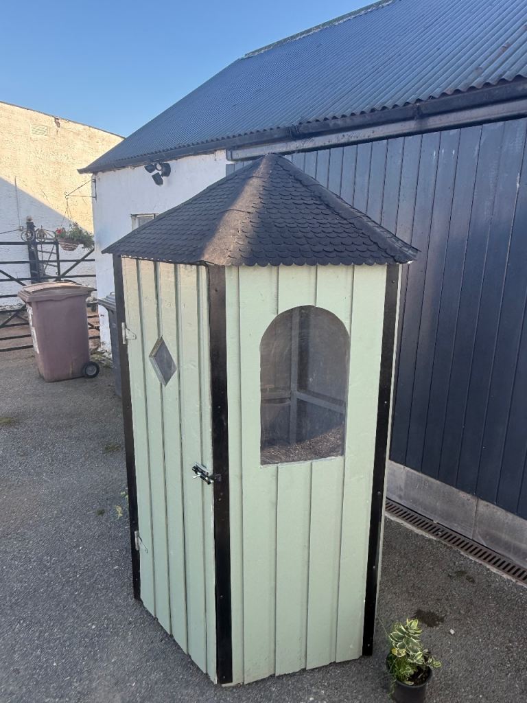 New Garden Sitting Area with Felt Roof and Windows
