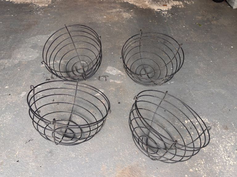 Plant containers large - 4 available 
