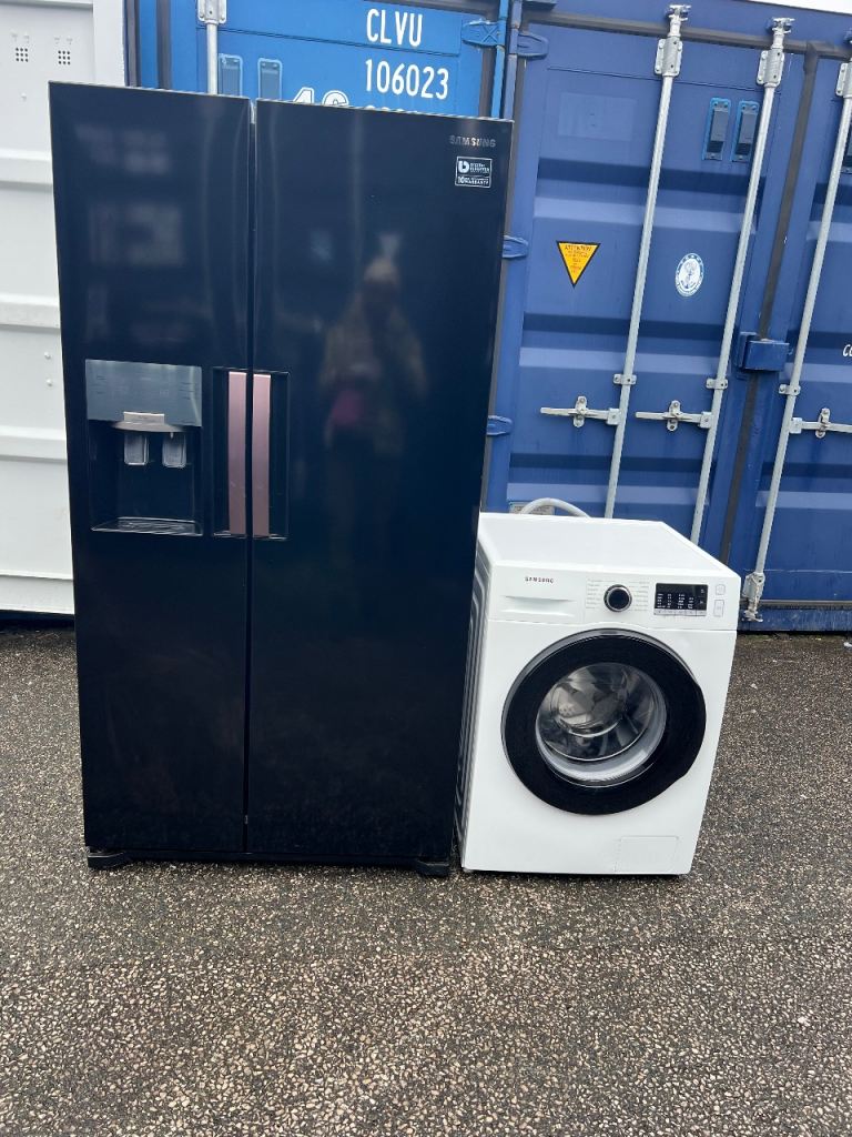 SAMSUNG AMERICAN FRIDGE FREEZER FOR SALE