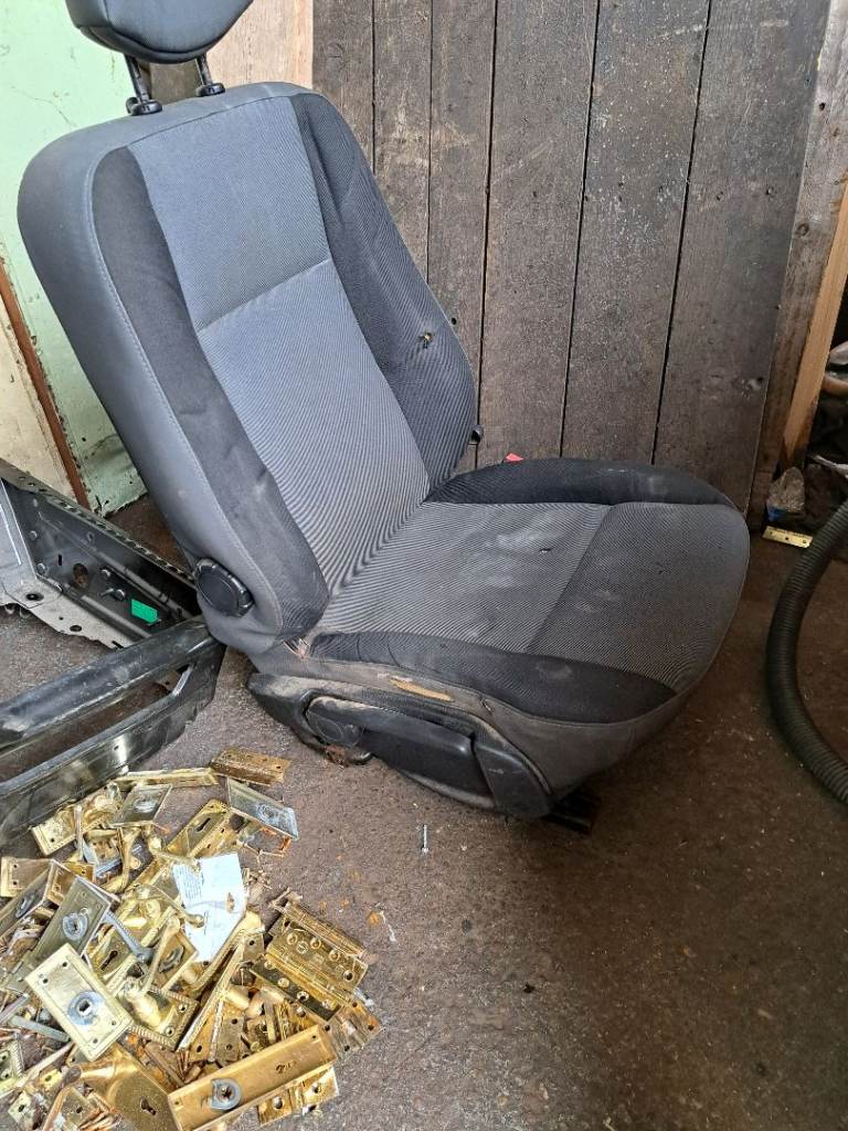 Drivers seat rensult master