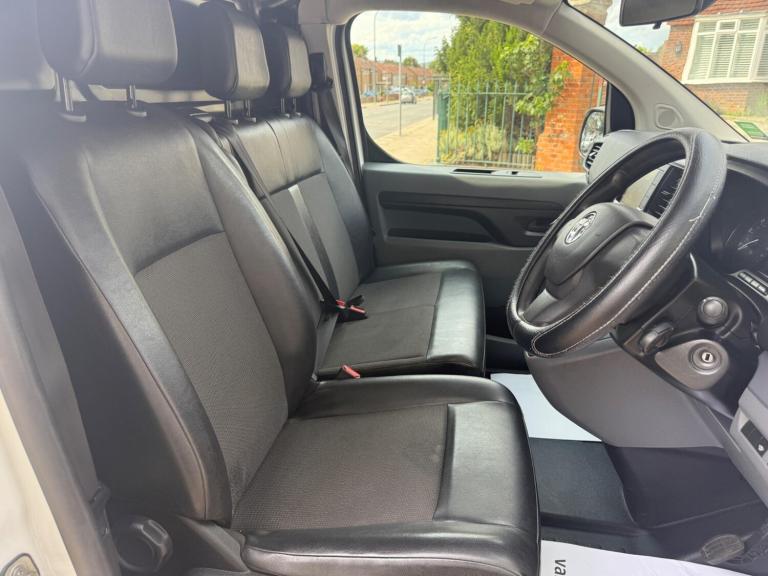 2020 Vauxhall Vivaro 2900 1.5d 100PS Dynamic H1 Van PANEL VAN DIESEL Manual