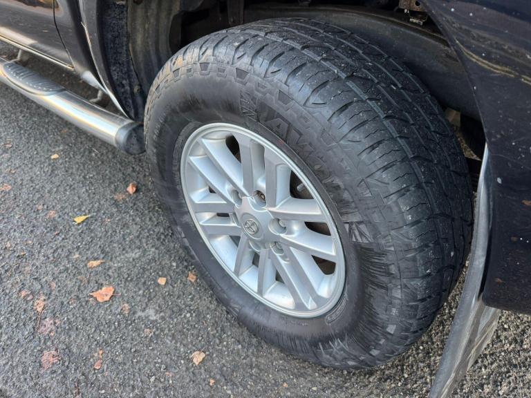 2015 Toyota Hilux Invincible D/Cab Pick Up 3.0 D-4D 4WD 171 Auto PICK UP DIESEL Automatic