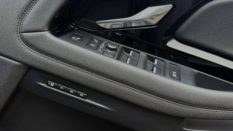 2019 Land Rover Range Rover Evoque 2.0 D180 R-Dynamic SE 5dr Auto ESTATE DIESEL Automatic