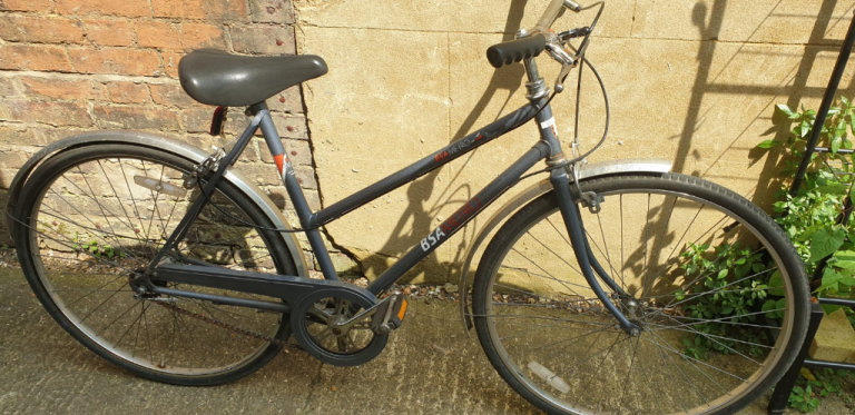 Vintage BSA Metro adult road bike 28 inches wheels 