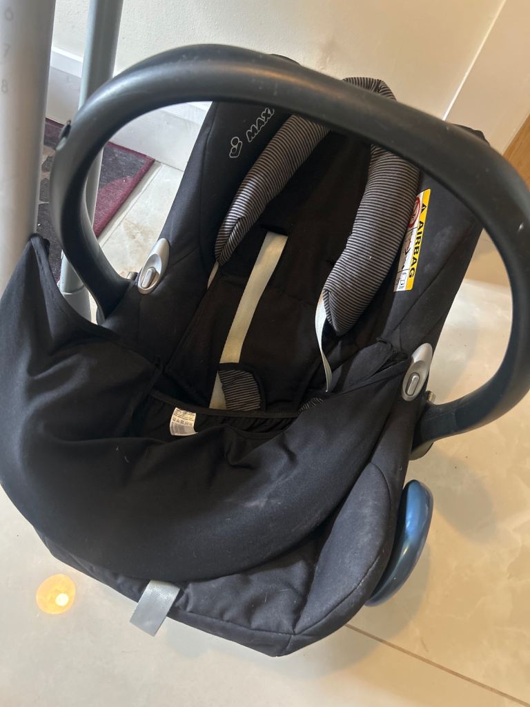 Maxi Cosi baby car seat