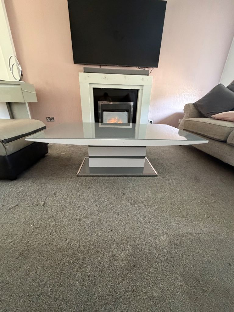 Modern White & Grey Glass Coffee Table & 2 matching side tables – Good Condition