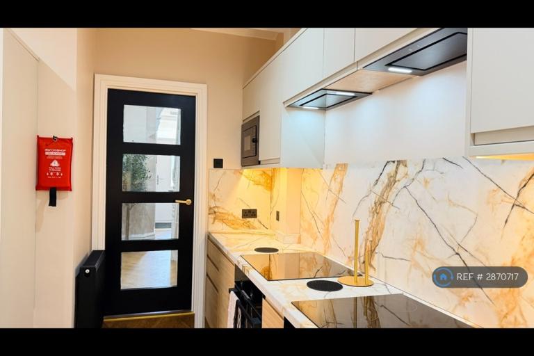 1 bedroom in Norwich Road, Ipswich, IP1 (#2870717)