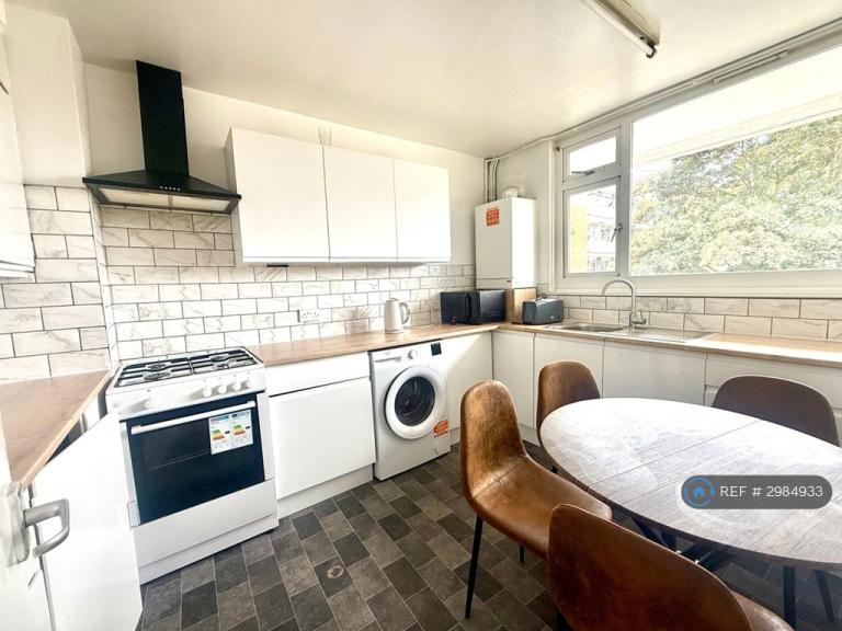 4 bedroom flat in Harpley Square, London, E1 (4 bed) (#2984933)
