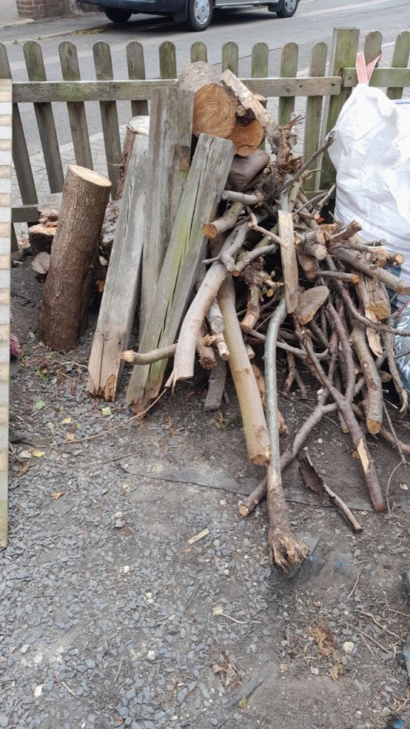 Mixed Firewood and Timber Scraps for Garden or Fire Pit