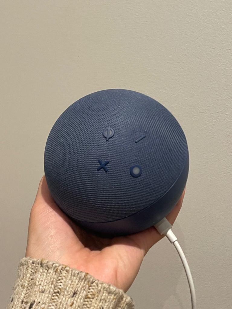Echodot Alexa wired speaker - blue
