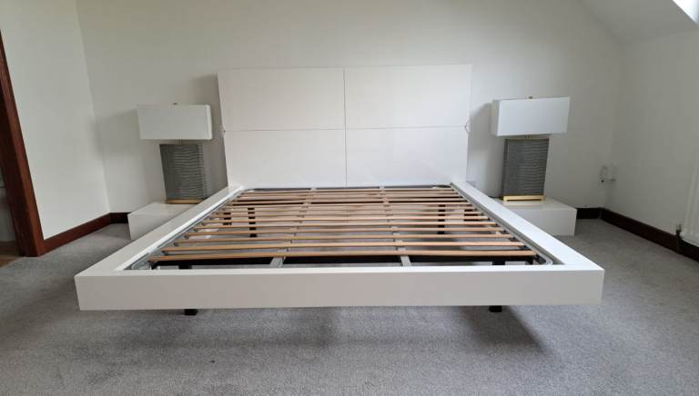 White Gloss King Bed & Bedside Drawers