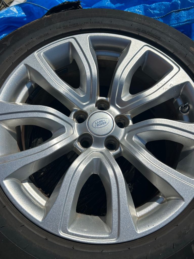 Range Rover evoque alloy wheels and tyres 